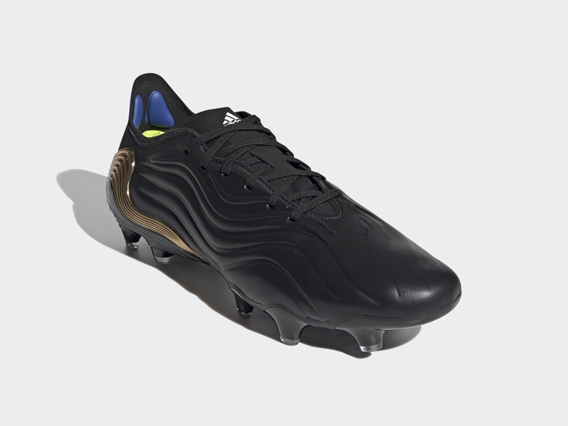 adidasが“センス”あふれる新スパイク『コパセンス』を発表！香川真司や長谷川唯が着用｜写真12