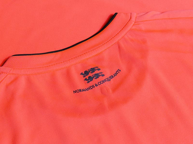 胸には強面のヴァイキング！でもスタイリッシュなカーンの17-18ユニフォーム｜写真6