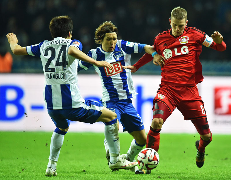 日本代表選手、ちょっと懐かしい「海外でのユニフォーム姿」10選｜写真10