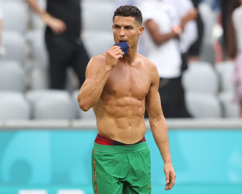 筋肉王！クリスティアーノ・ロナウド、EURO5大会の歴代筋肉まとめ｜写真20