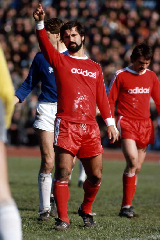 AIが選んだ！サッカーの歴史上「最高のストライカー」TOP5｜写真3