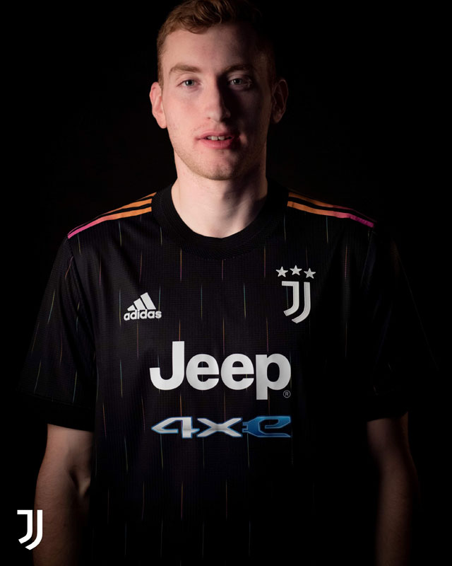 ユヴェントス、21-22新アウェイユニフォーム発表！「トリノの夜と音楽」をデザイン｜写真3