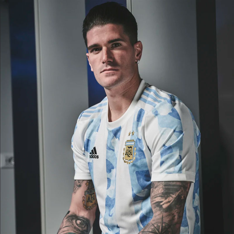 アルゼンチン代表、2021新ユニフォームを発表！今回は「地形」デザイン｜写真4