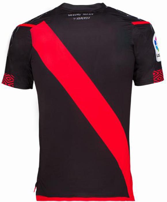 好調ラージョ・バジェカーノ！「走る稲妻」デザインの21-22ユニフォーム｜写真5