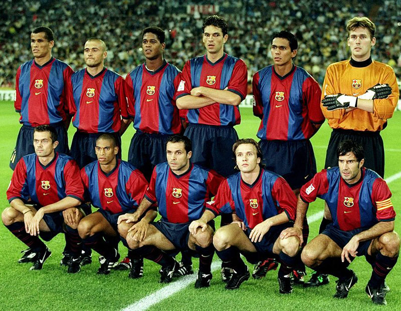 バルセロナ、98-99ユニフォームのリメイク版を発表！オリジナルの画像も掲載｜写真5
