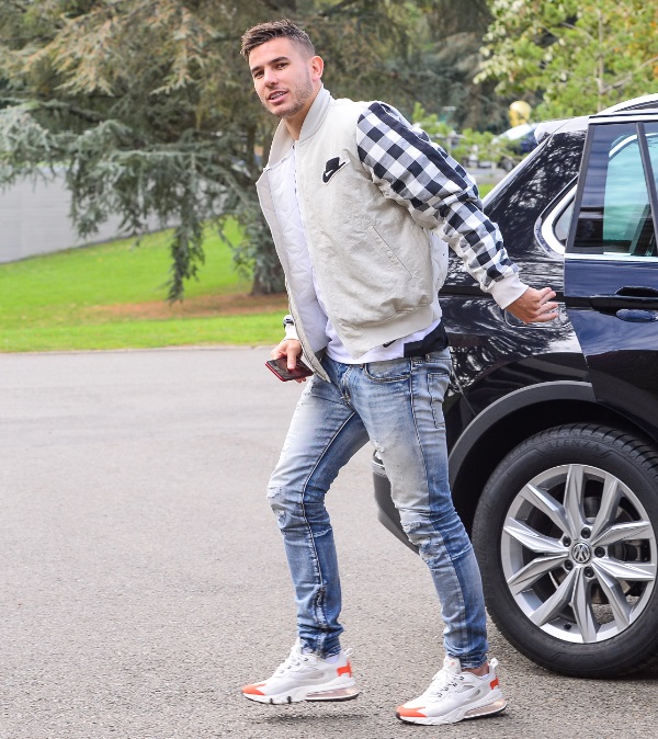 エムバペにグリーズマン！フランス代表の「秋私服」がかわいい｜写真14