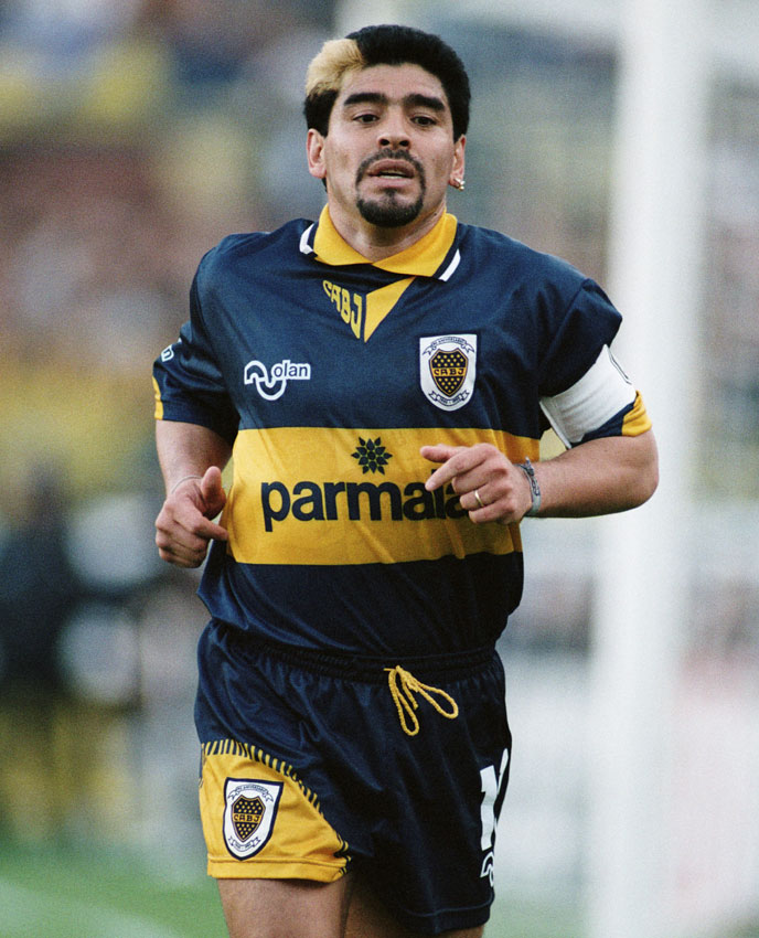 マラドーナ、代表とクラブで忘れられない「12のユニフォーム姿」｜写真3