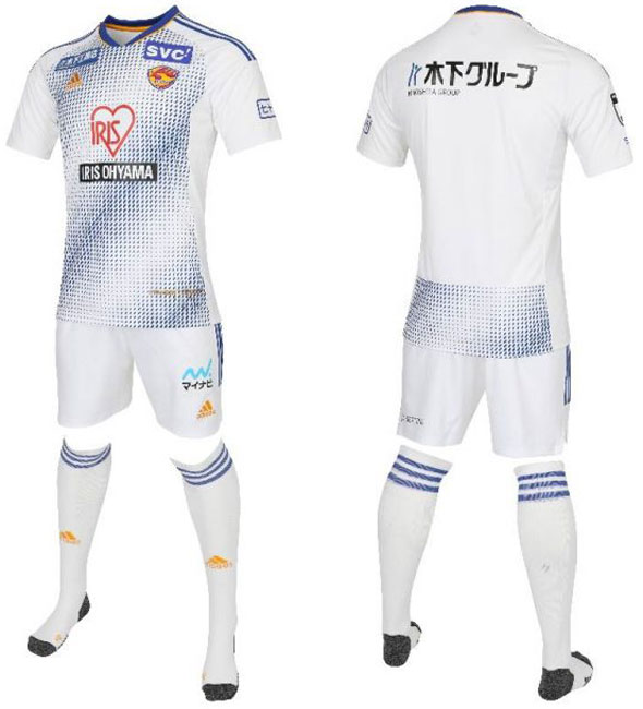 ベガルタ仙台、2023新ユニフォームを発表！ホームは初の「全身金色」｜写真5