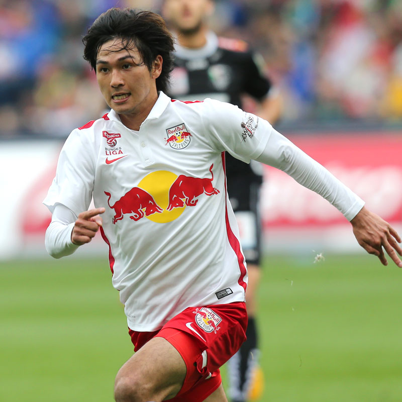 日本代表選手、ちょっと懐かしい「海外でのユニフォーム姿」10選｜写真11