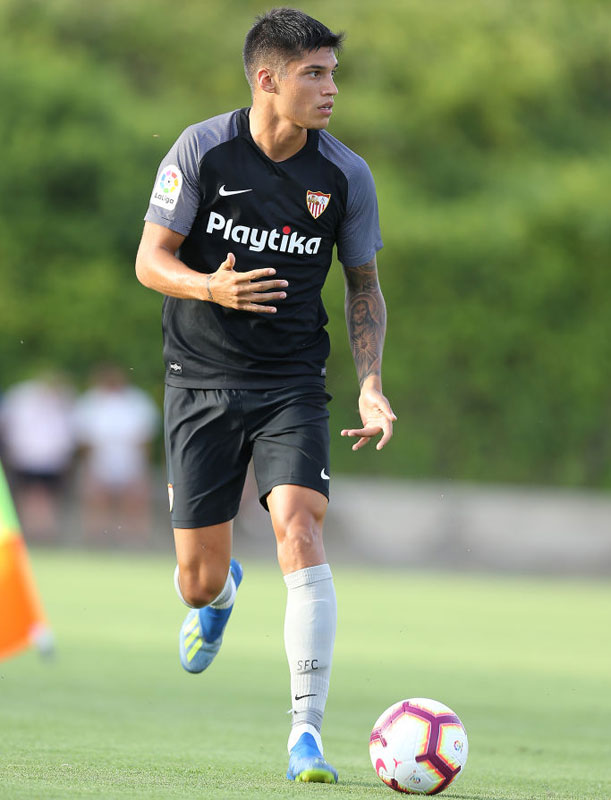 セビージャ、2018-19新ユニフォームは「クラブ史上初」のNIKE製！｜写真11