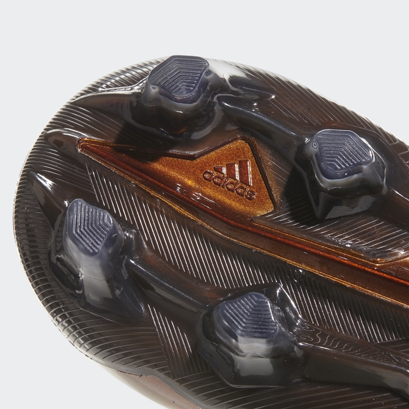 「プレデター」復活！adidasから新スパイク『プレデター 18』が登場｜写真8