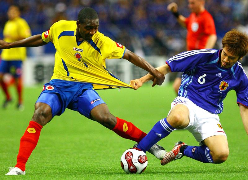 今でも欲しいぞ！“来日”強豪国が「日本代表戦で着た」ユニフォーム7選｜写真4