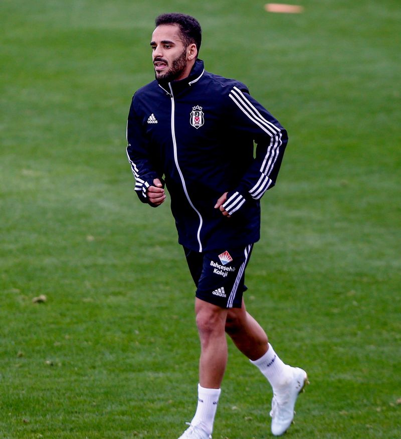 ウイイレ2020「ドリブル最強の右サイドバック」TOP8｜写真6