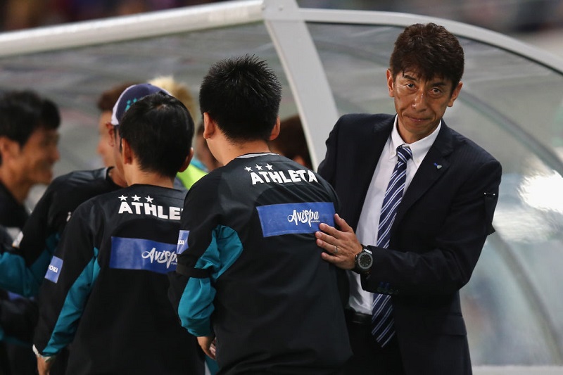 スーツ姿が似合う！J1＆J2のイケメン監督たち｜写真10