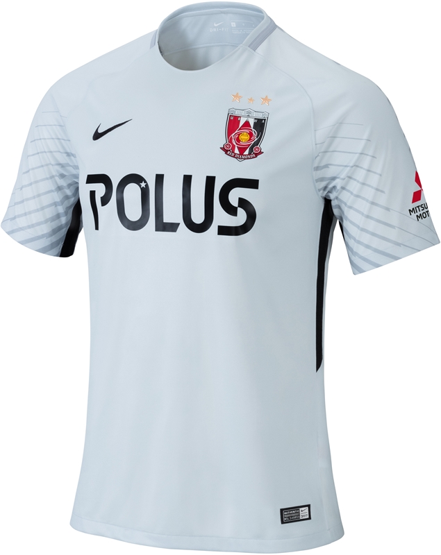 浦和レッズ、2018新ユニフォームを発表！今年は肩に「ダイヤモンド」｜写真11