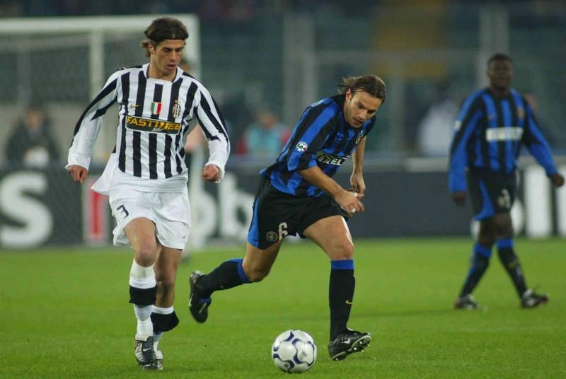 日本でロナウド＆PSGと対戦のインテル！「2003-04無冠シーズン」のベストイレブン｜写真7