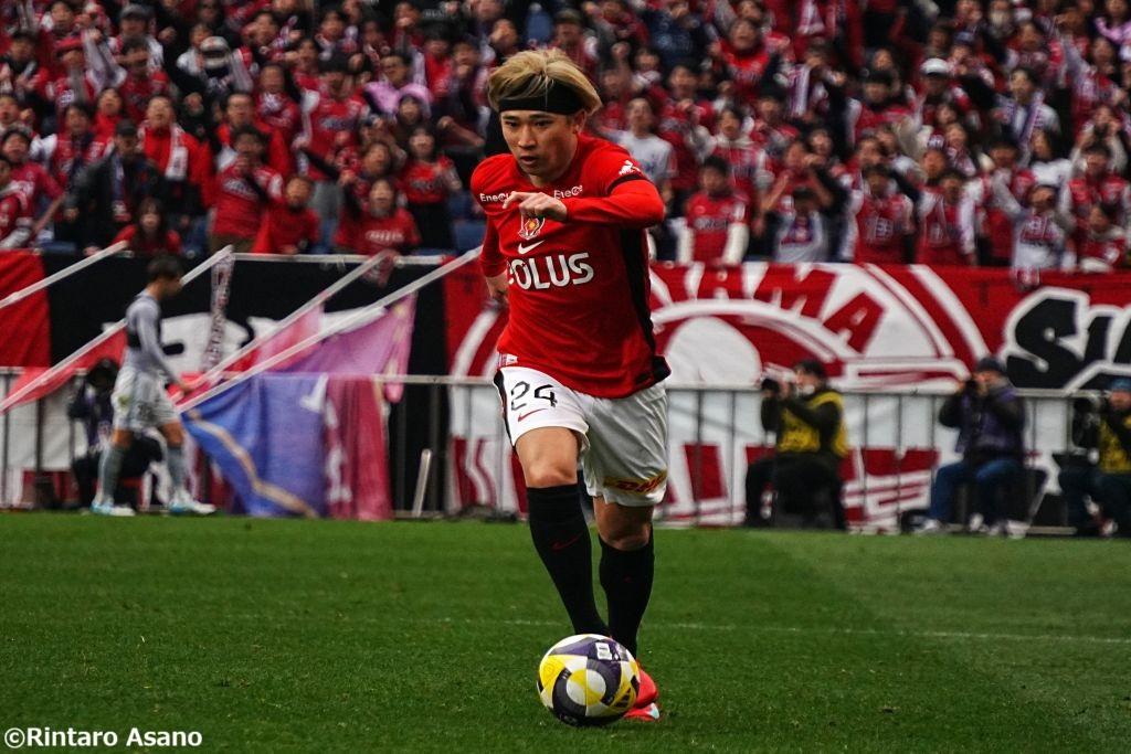 J1ファジアーノ岡山MF嵯峨理久「先輩だろうが勝たないといけない」、浦和レッズMF松尾佑介との初の真剣勝負の行く末｜写真4