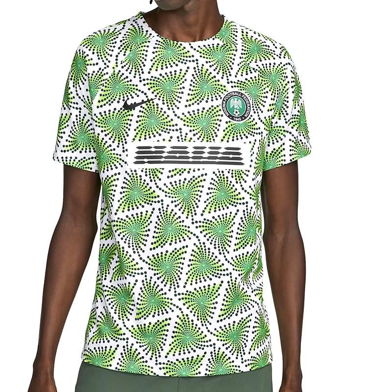 芸術的！カタールW杯「NIKE新作プレマッチトップ」11選｜写真15