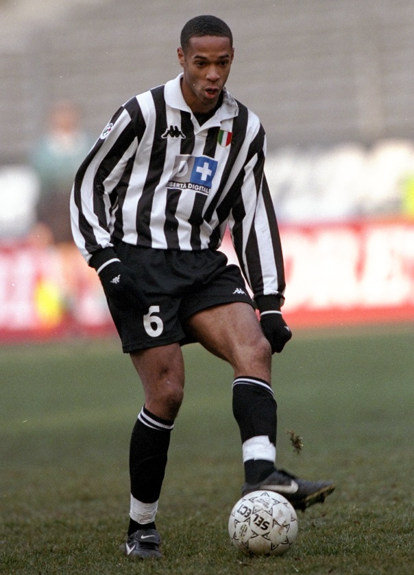 ラツィオ鎌田大地も！攻撃が武器なのに背番号6をつけたスター6人｜写真4