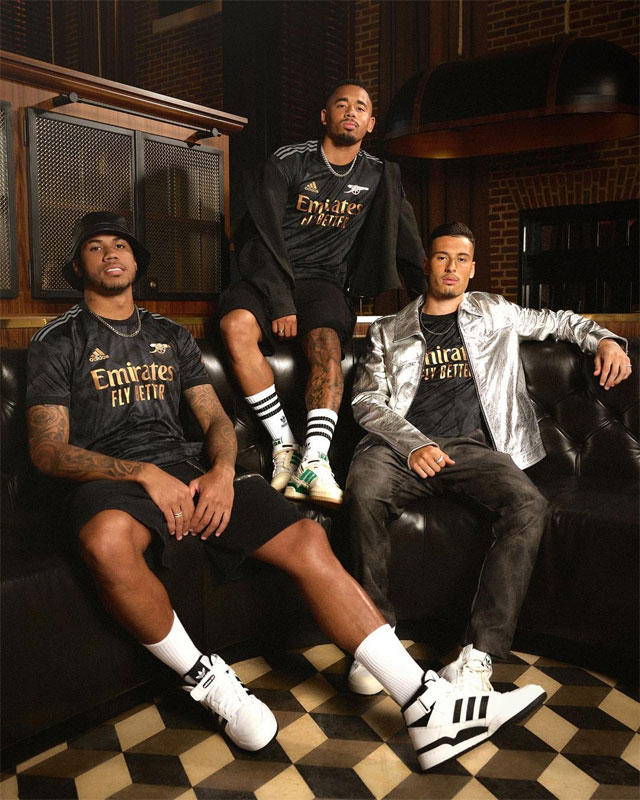 アーセナル、22-23新アウェイユニフォームを発表！“AFC”散りばめデザイン｜写真6