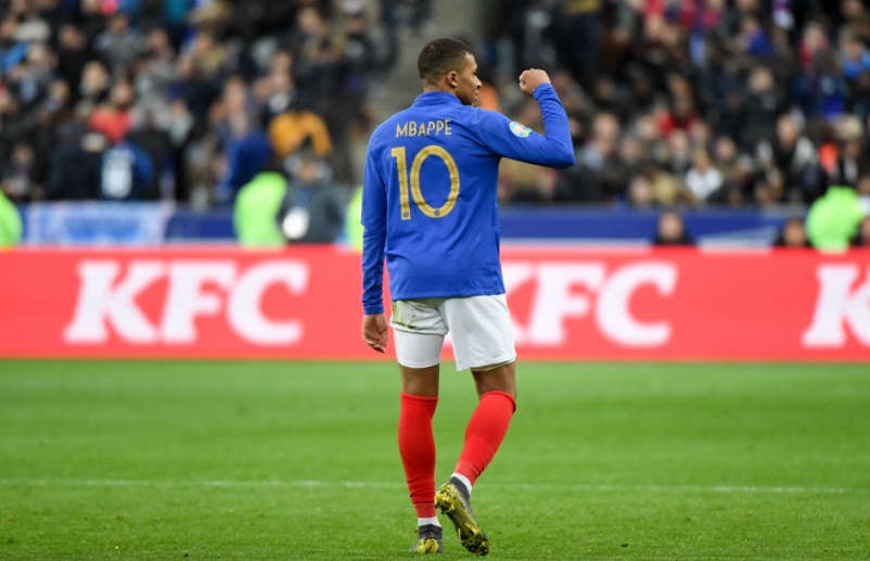 日本代表も！デザインが最高に美しい各国代表の記念限定ユニフォームBEST5｜写真7