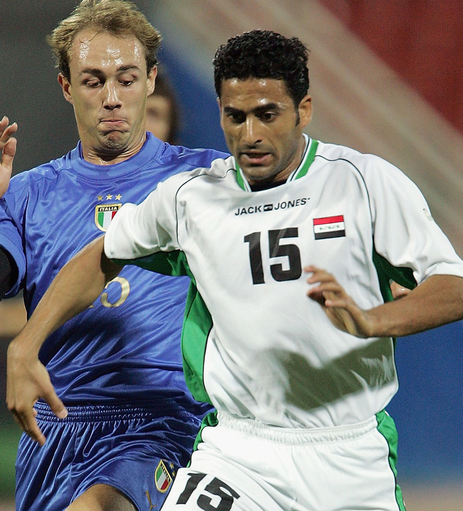 日本戦のイラク代表、たぶん誰も知らないユニフォーム“こぼれ話”「謎すぎるユニ色」「ファッションブランドと契約」｜写真2