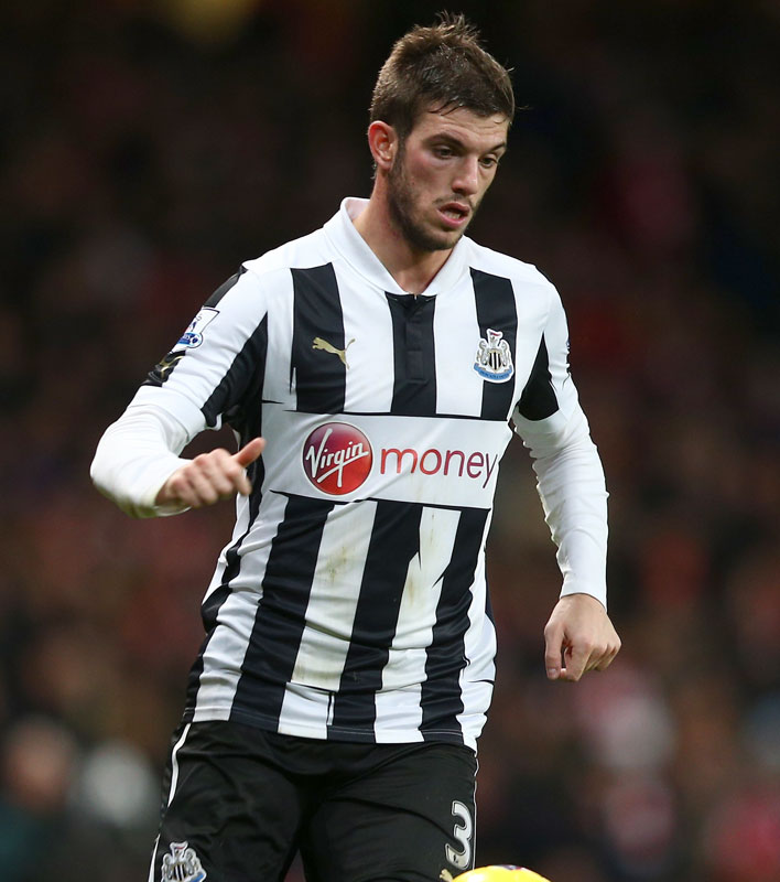 武藤嘉紀の新天地、ニューカッスルの「25年間分のホームキット」をまとめて見る｜写真17