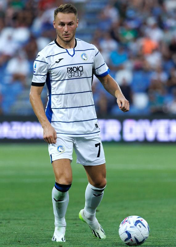 EL出場アタランタ！23-24新ユニはクラシックなデザインが登場　旧エンブレムが“復活”する｜写真7