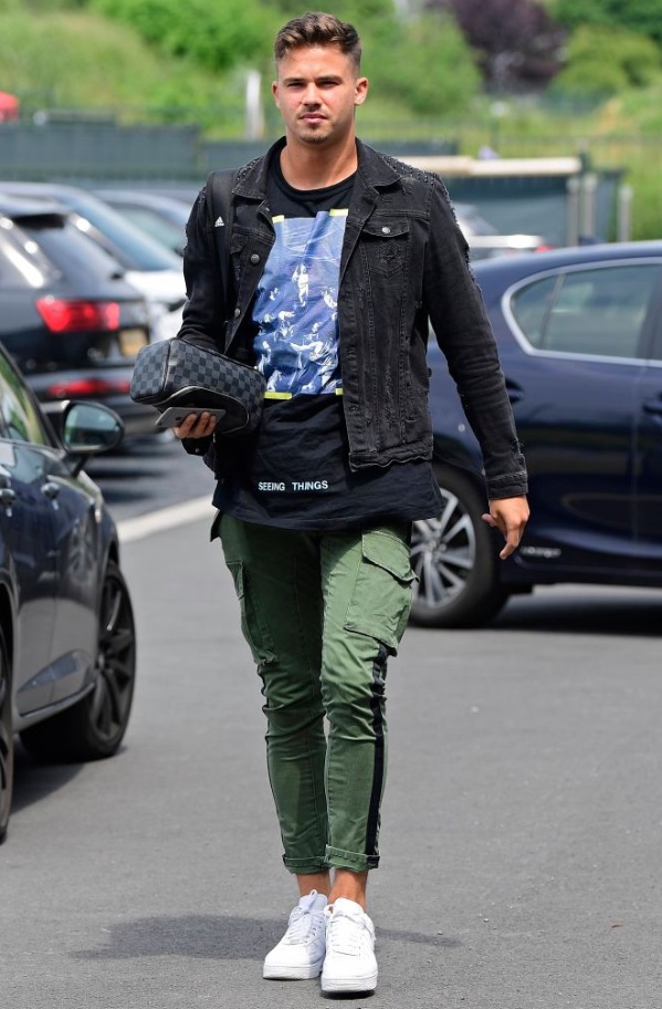 アザールにデ・ブライネ！ベルギー代表は普段こんな「私服」 を着てる｜写真24