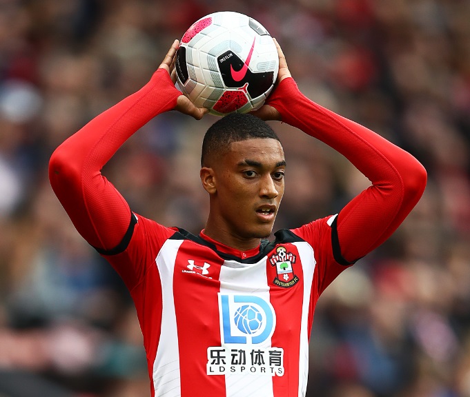 「トッテナム、1月に獲得すべき3人の秀英サイドバック」｜写真2