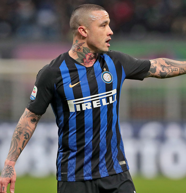 インテルだけじゃない！「ヘビ柄デザインのユニフォーム」6選｜写真7