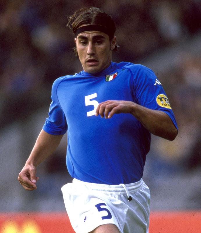 賛否両論！良くも悪くも「衝撃の代表ユニフォーム」5選｜写真3