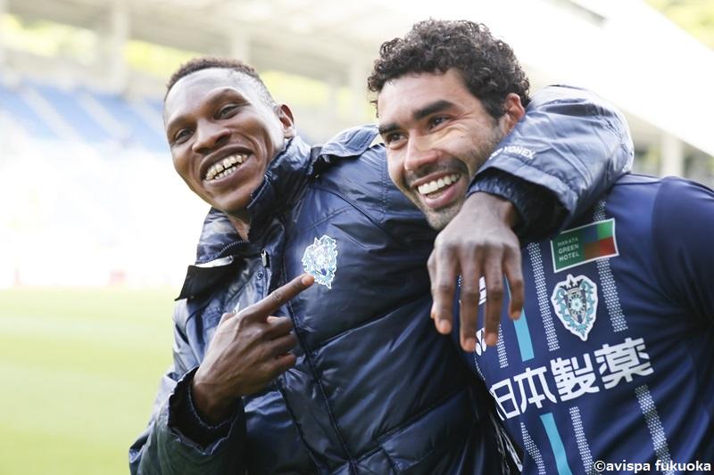 【月間表彰】アビスパ福岡のジョン・マリに聞いた！アフリカ系FWは、なぜ得点時に「宙返り」をするの？｜写真5