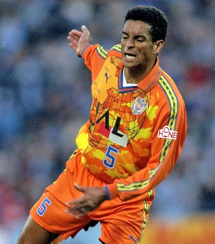 清水エスパルス「歴代最高ユニフォーム」5選　“地図”は世界が認める名作デザイン｜写真4