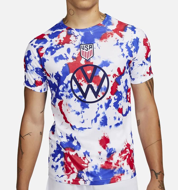 芸術的！カタールW杯「NIKE新作プレマッチトップ」11選｜写真21