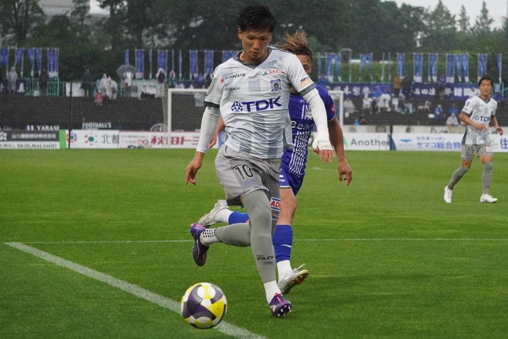 【インタビュー】ヴィッセル神戸移籍決断のブラウブリッツ秋田FW小松蓮「未知数なので、すごく楽しみ」J2最強ストライカーが歩んだ軌跡｜写真15