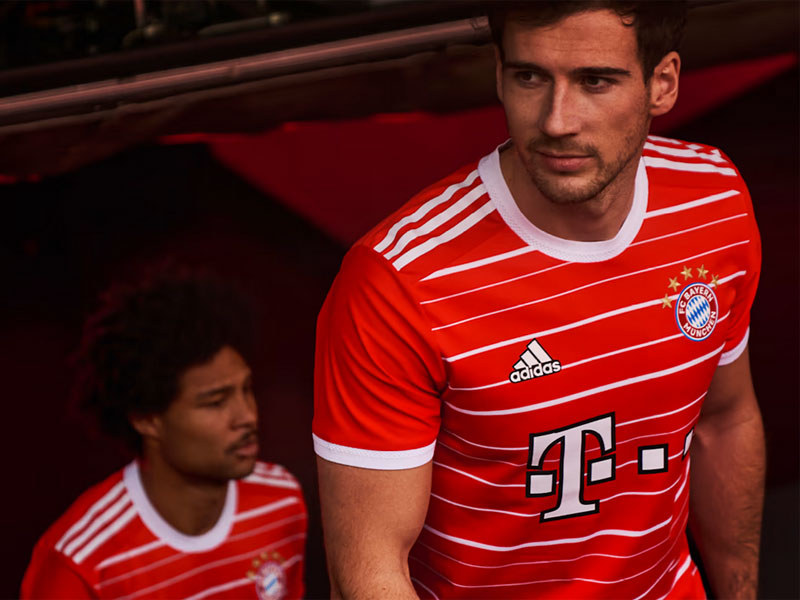 バイエルン、2022-23新ユニフォームを発表！「赤白ボーダー」復活｜写真4