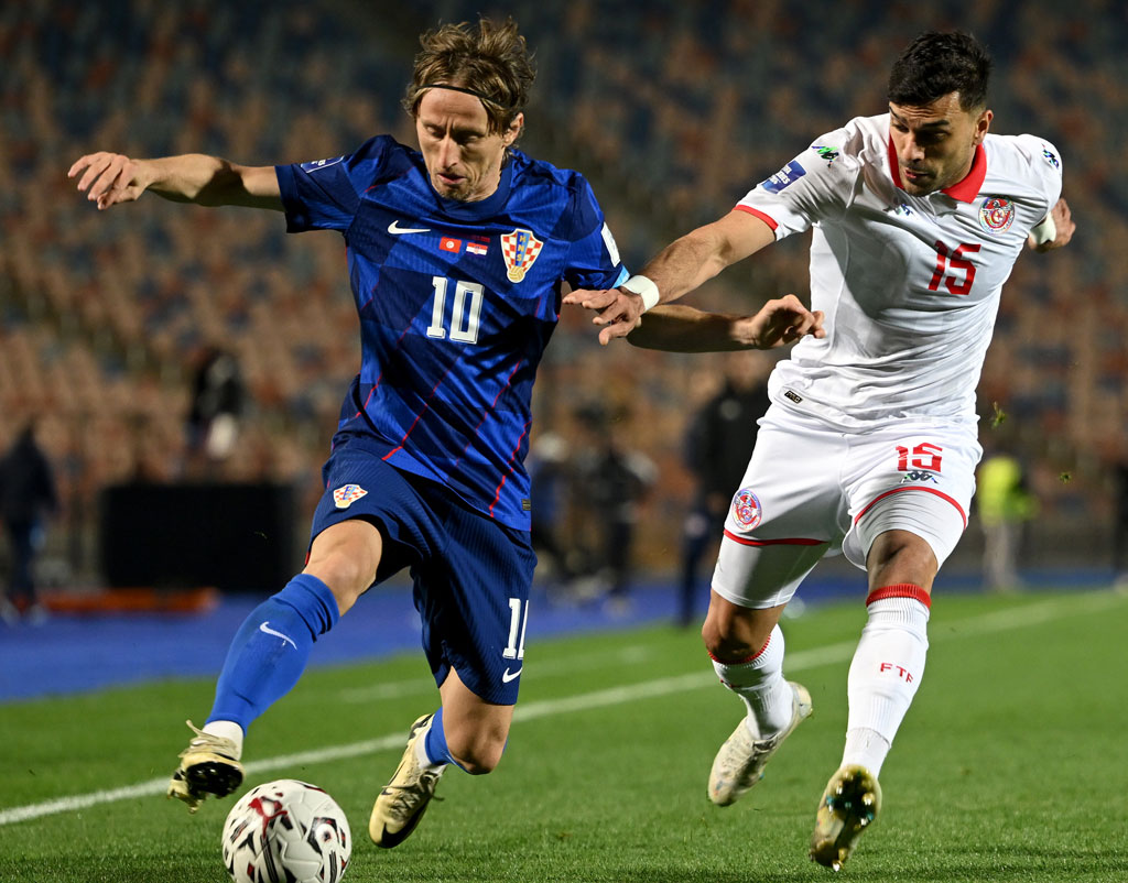 クロアチア代表、EURO2024に向けた新ユニフォームを発表！「でかチェック」と「懐かしチェック」が登場｜写真8