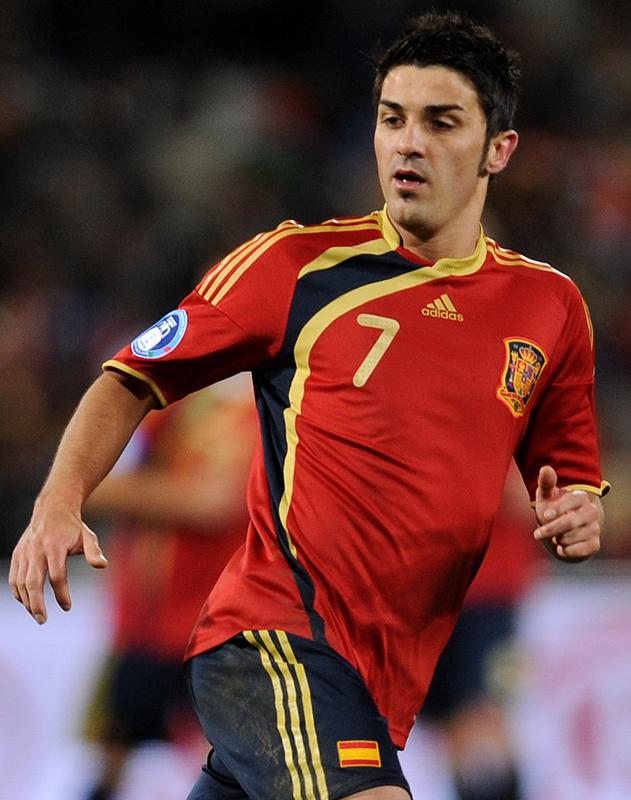 スペイン代表、歴代最高「真紅のユニフォーム」7選　美しき“La Roja”の軌跡｜写真4