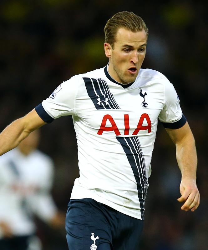 日本戦のペルー代表と同じ！世界各国の「タスキ柄」ユニフォーム10選｜写真7