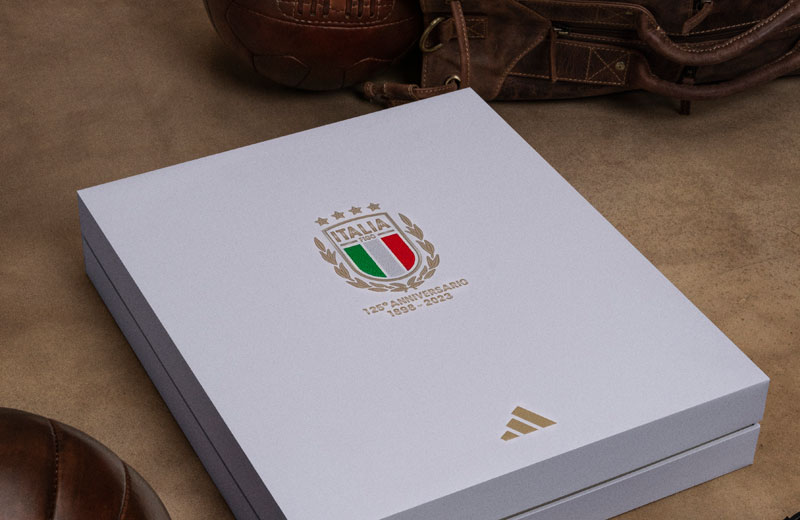 イタリア代表、美しき125周年記念ユニフォーム発表！“初代”は「なぜ青ではなく白だったのか」｜写真7