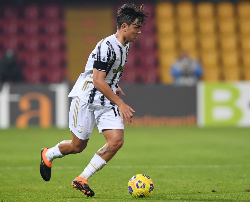 現役Jリーガーも！「ソックスを短く履くことを好む6人の選手」｜写真9