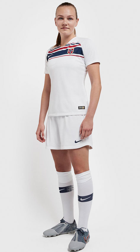 ノルウェー女子代表、「セーター」に触発のW杯新ユニフォームを発表！｜写真6
