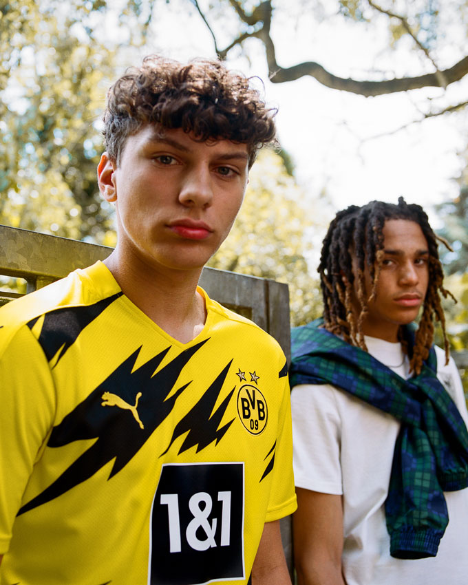 ドルトムント、2020-21新ユニフォーム発表！胸には「NEWスポンサー」｜写真6