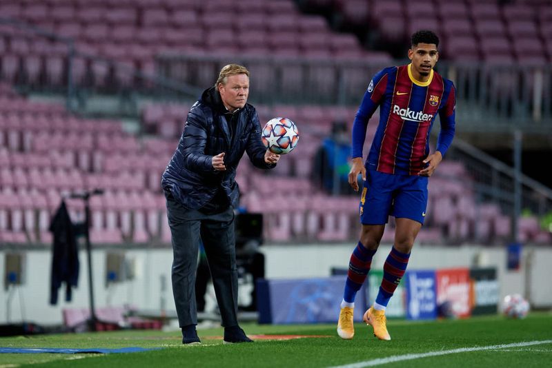 苦境バルセロナ「クーマン監督の下で劇的成長した5選手」｜写真3
