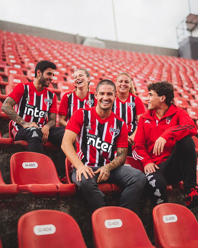 名門サンパウロ、「クラシックな縦じま」2020新アウェイユニフォームを発表！｜写真5