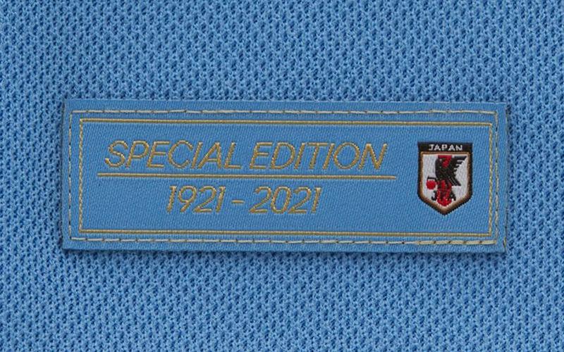 日本代表、100周年記念の限定ユニフォーム発表！胸に「日の丸」のレトロなデザイン｜写真4