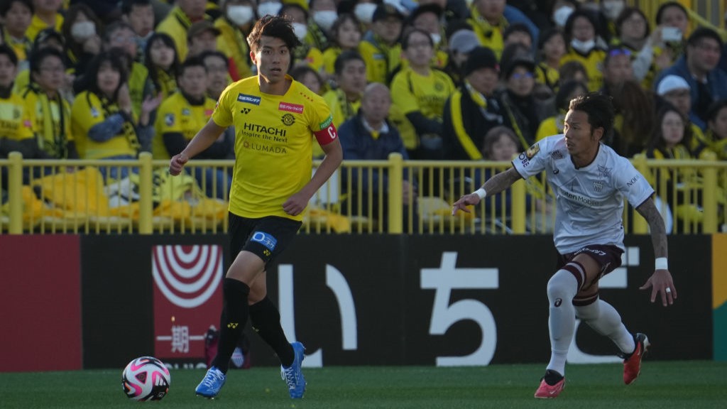 J1柏主将DF古賀太陽が相方と見せた大迫封じ「自分たちは自力で残留を決められる」と、ATの悪夢を糧に最終節の勝利を誓う｜写真2