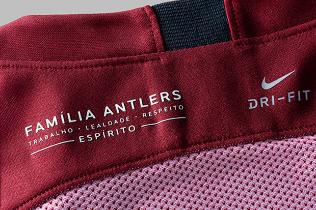 鹿島アントラーズ、2020新ユニフォームを発表！史上初の「サッシュ」が登場｜写真4