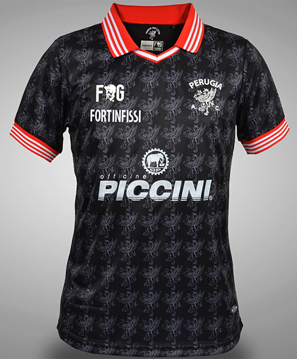 伝説のFW在籍当時にちょっと似ている、ペルージャの2017‐18ユニフォーム｜写真7